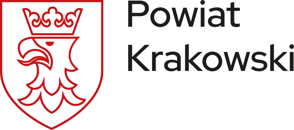Logo powiatu krakowskiego: po lewej czerwony kontur głowy orła w koronie w obrysie tarczy. Po prawej czarny napis powiat krakowski